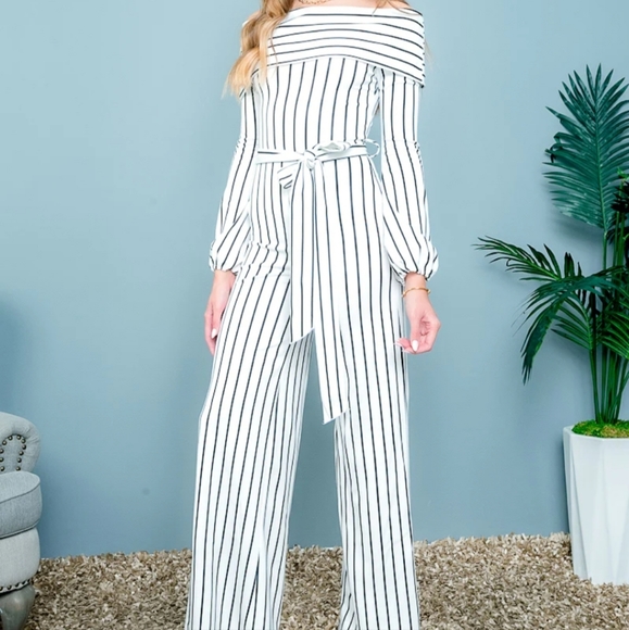 Pants - Jumpsuit in black/White Stripe